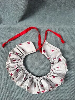 Vintage grungy stars ruffled clown collar
